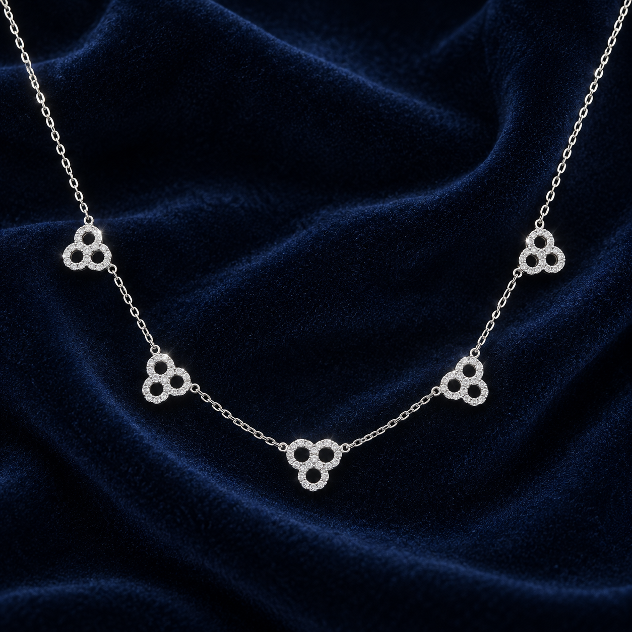 925 Sterling Silver Women's Five Clover Charm Chain Pendant - Image 2
