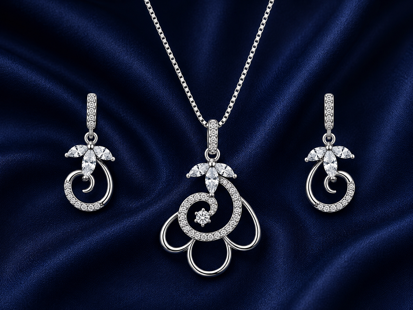 925 Sterling Silver Chain Pendant Set with Circular Motif