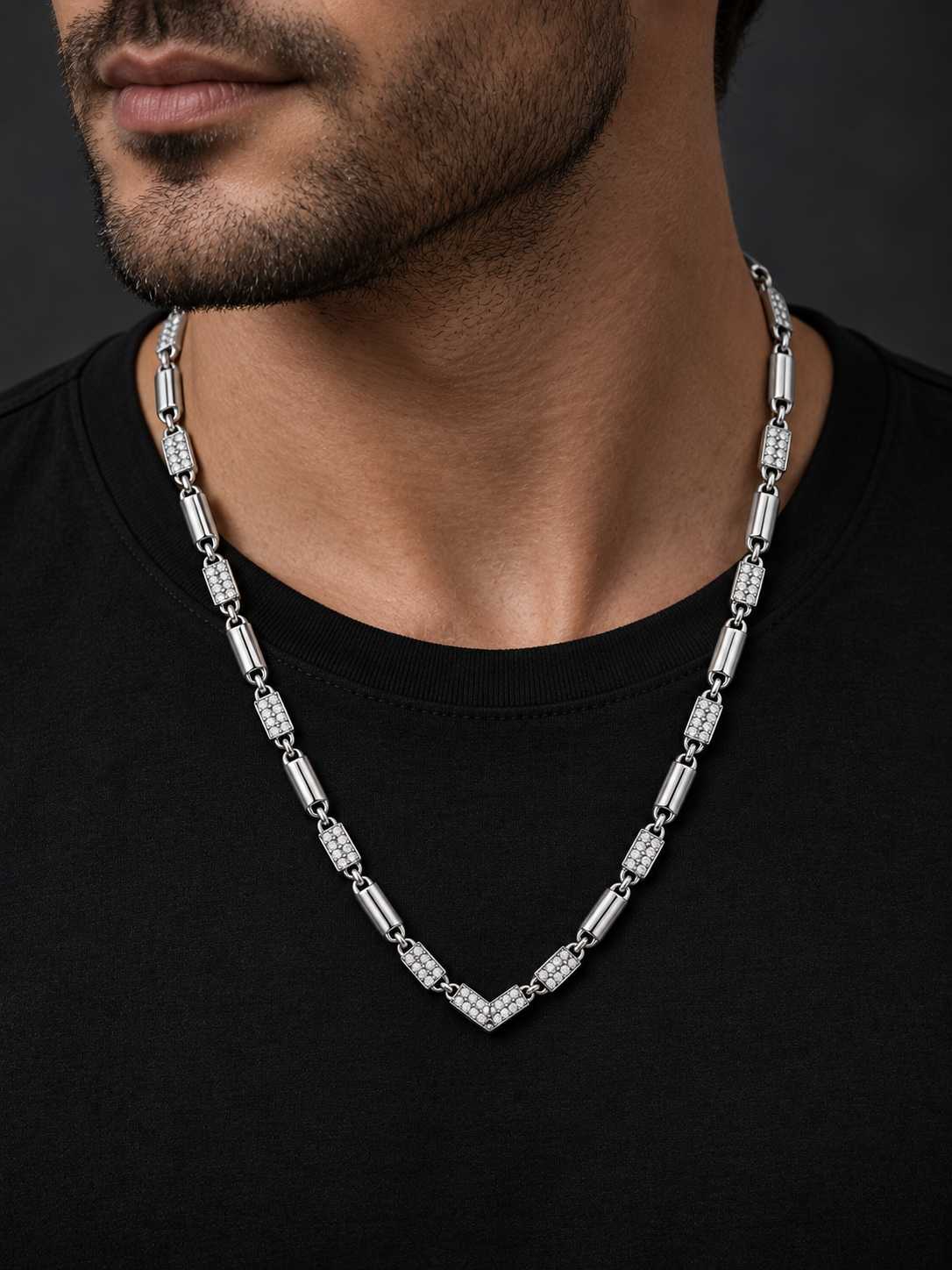 925 Sterling Silver Men's Geometric Link Chain - 24 cm - Model Wearing