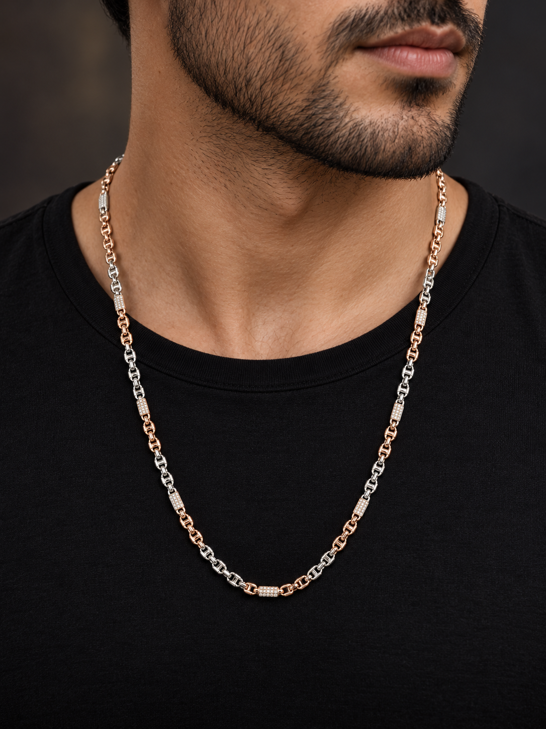 925 Sterling Silver Men's Two-Tone Link Chain - 27 cm - Model Wearing