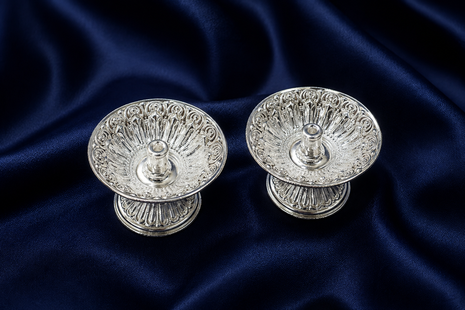 925 Sterling Silver Engraved Pedestal Diya - image 1