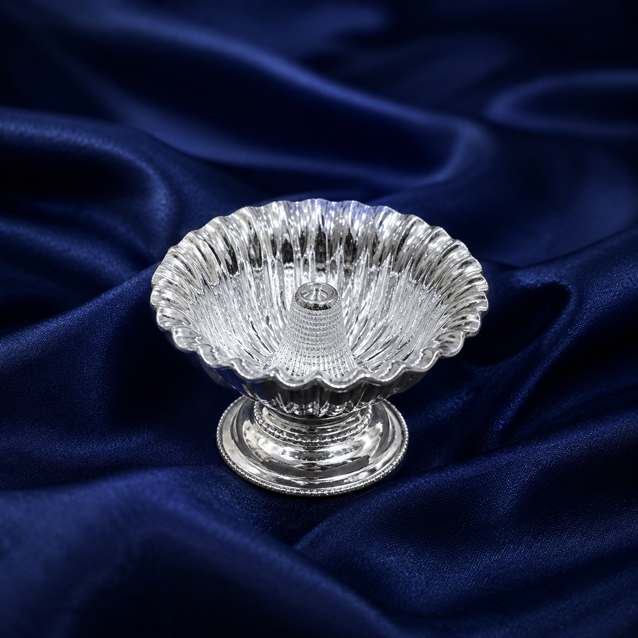 925 Sterling Silver Fluted Pedestal Diya - image 1
