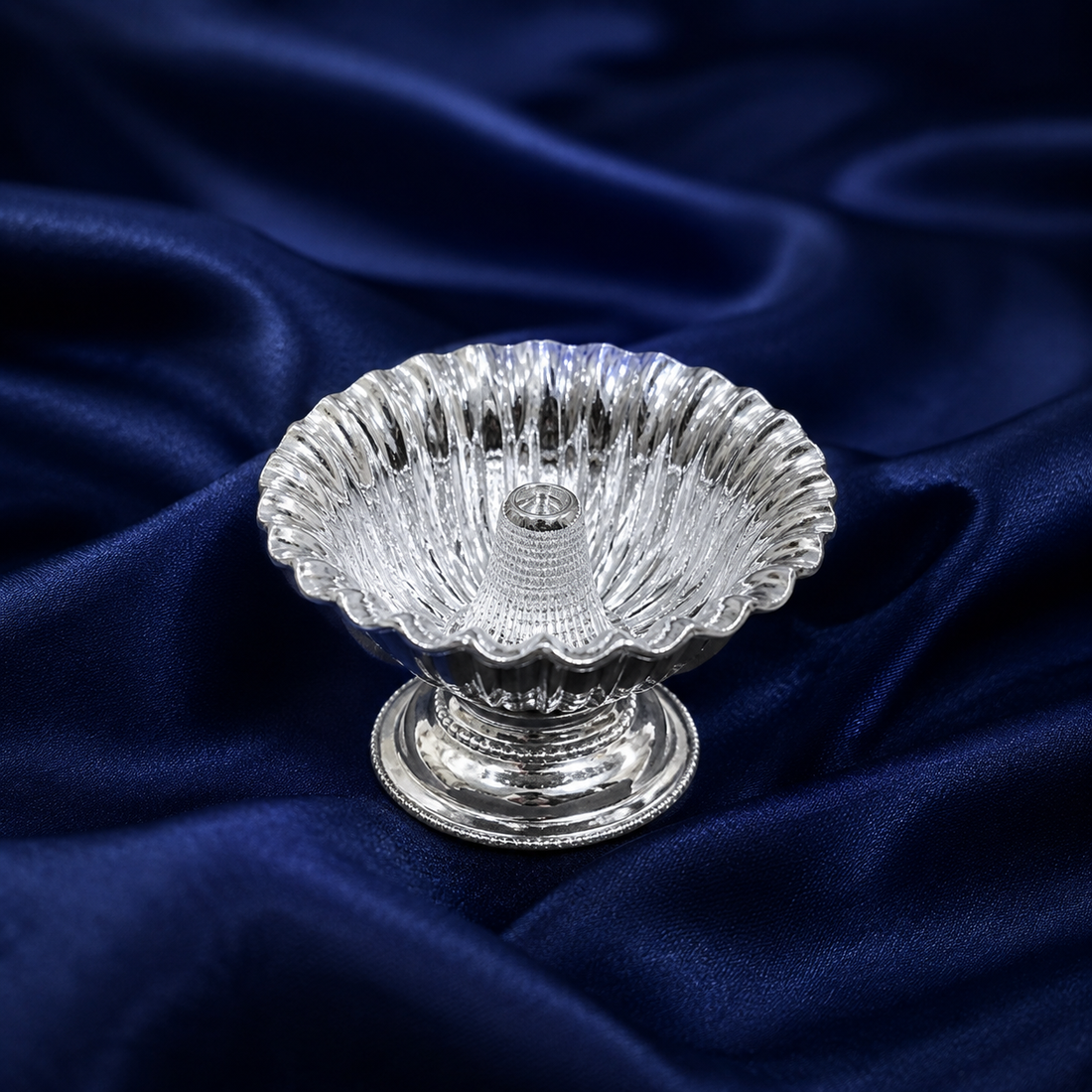 925 Sterling Silver Fluted Pedestal Diya - image 1