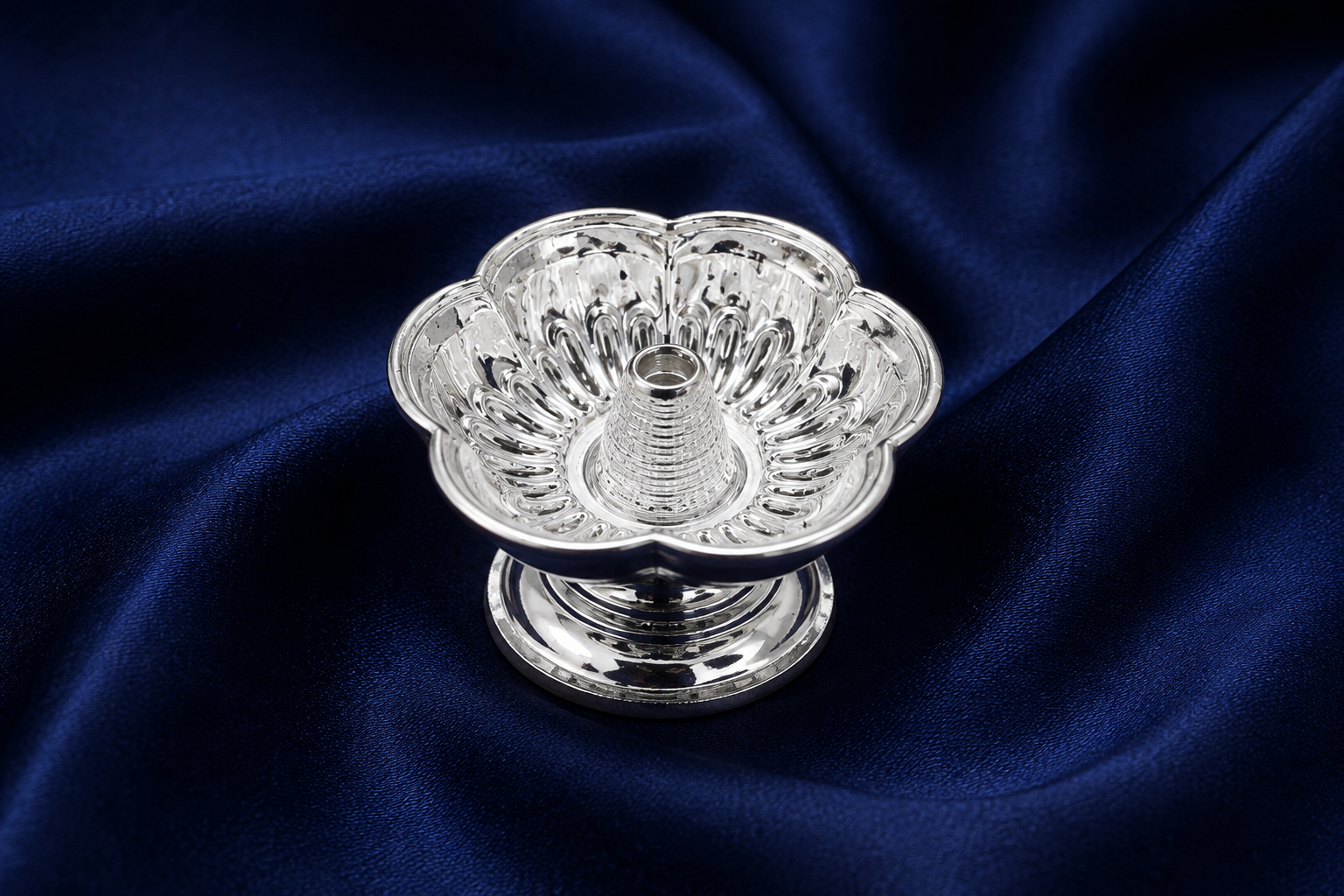 925 Sterling Silver Floral Pedestal Diya - image 1