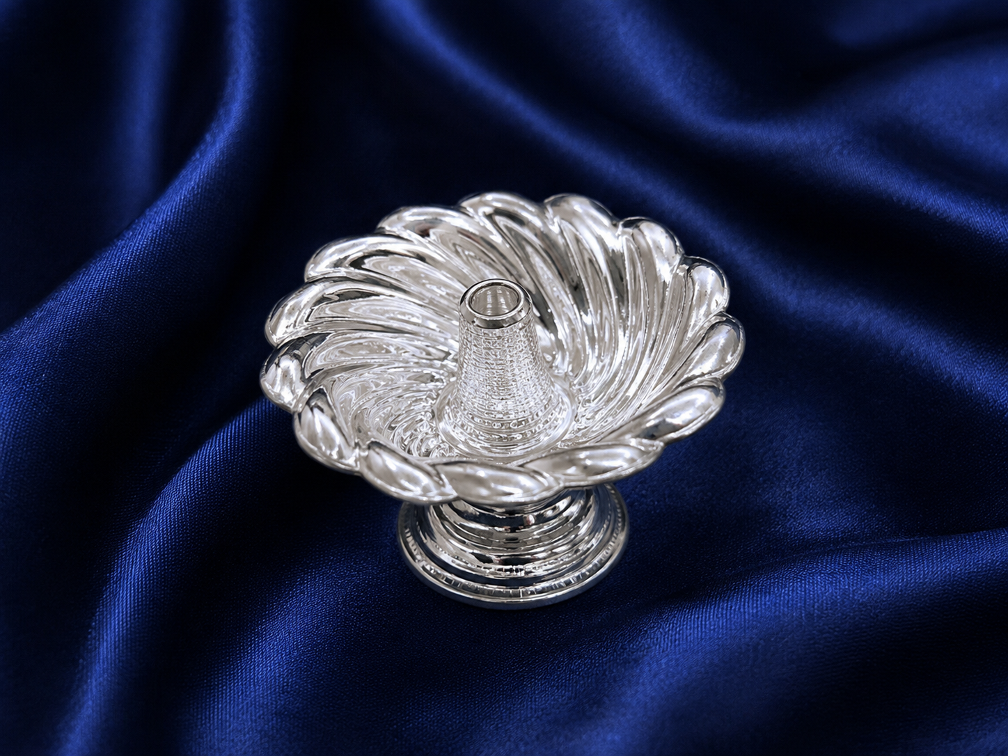 925 Sterling Silver Swirl Petal Diya - image 1