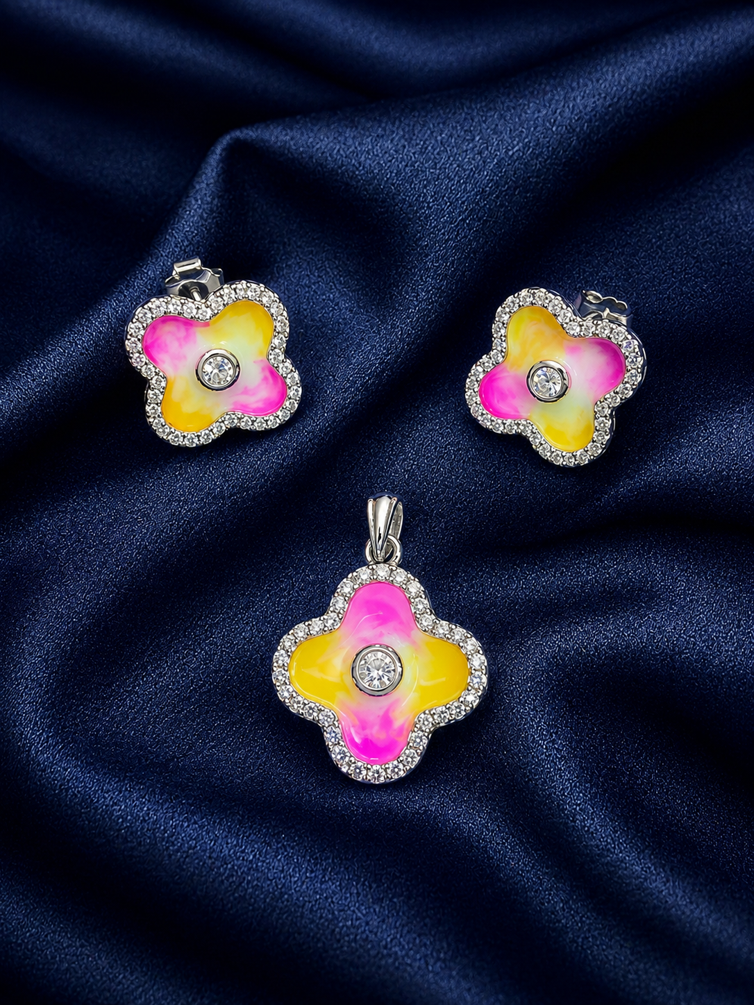 925 Sterling Silver Pendant & Earring Set