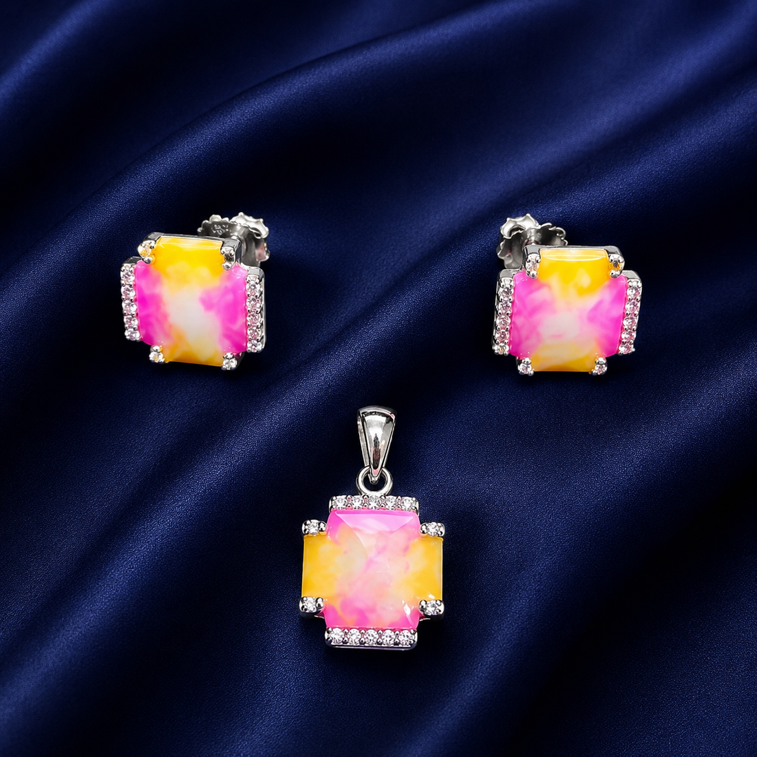 925 Sterling Silver Pendant & Earring Set