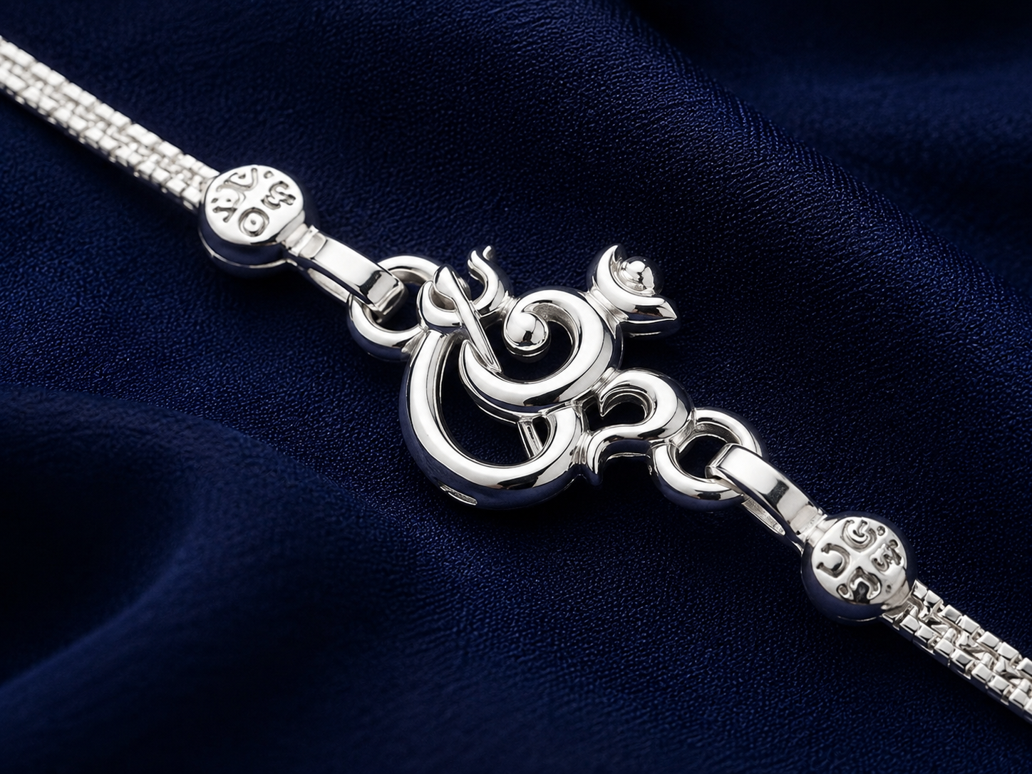 Om Motif Rakhi - image 2