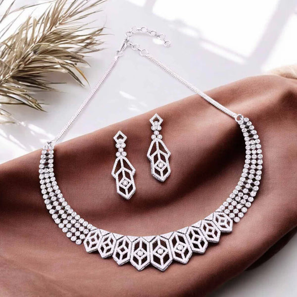 Floating luxury jewelry element