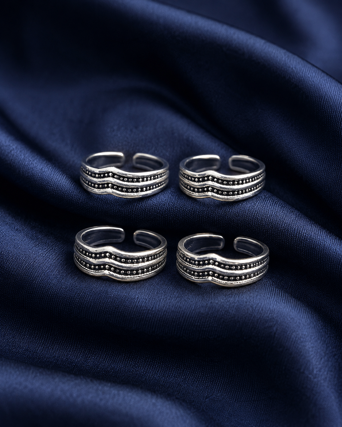925 Sterling Silver Women's Double Line Textured Band Toe Rings - Set of 4 - Navy Blue Background