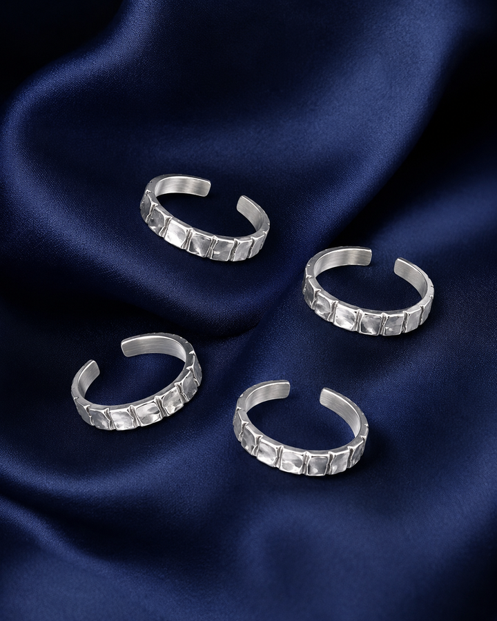 925 Sterling Silver Women's Beaded Edge Band Toe Rings - Set of 4 - Navy Blue Background