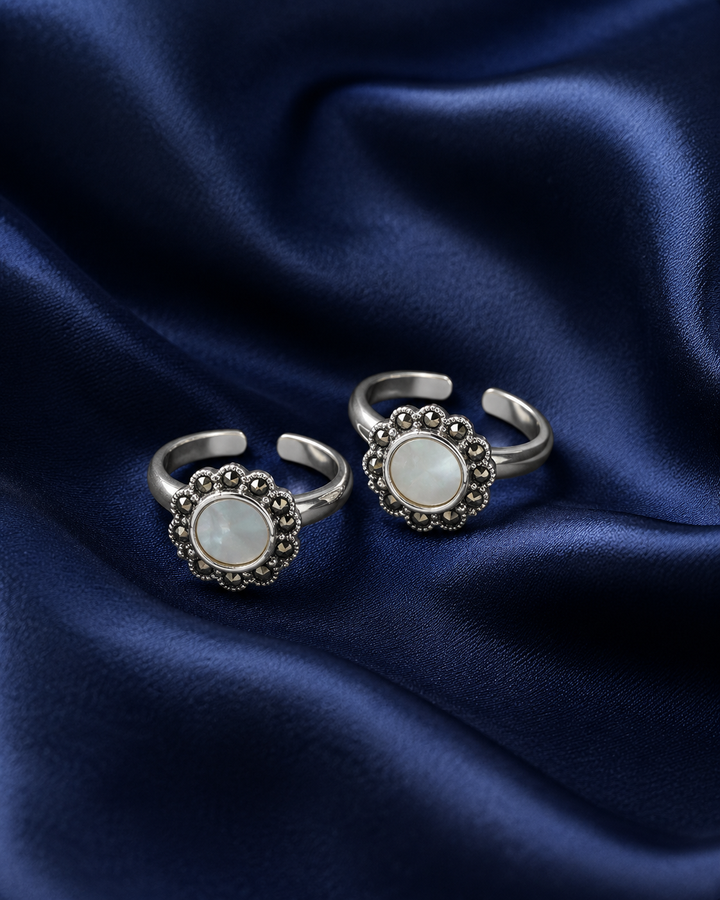 925 Sterling Silver Women's Pearl Halo Toe Rings - Pair - Navy Blue Background