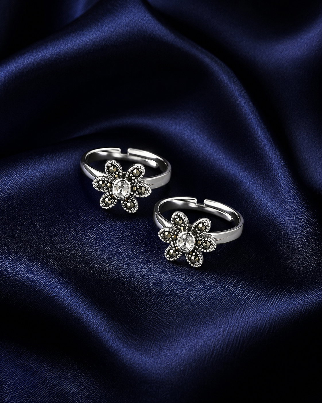925 Sterling Silver Women's Butterfly Toe Rings - Pair - Navy Blue Background