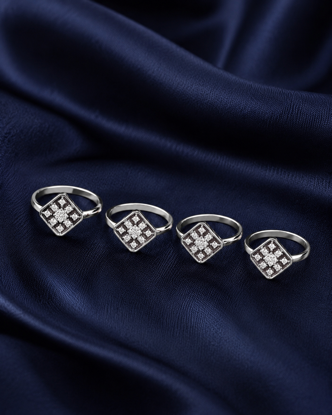 925 Sterling Silver Women's Square Lattice Toe Rings - Set of 4 - Navy Blue Background